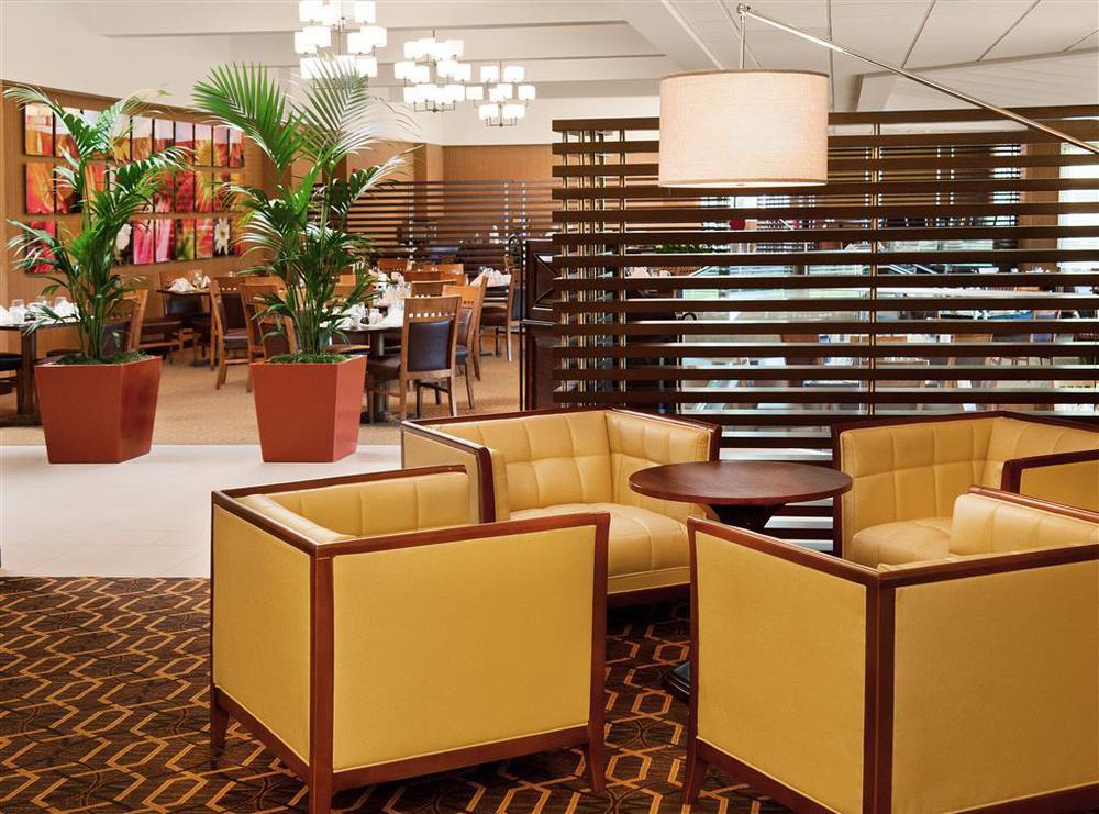 Sheraton Westport Plaza Maryland Heights Interior photo