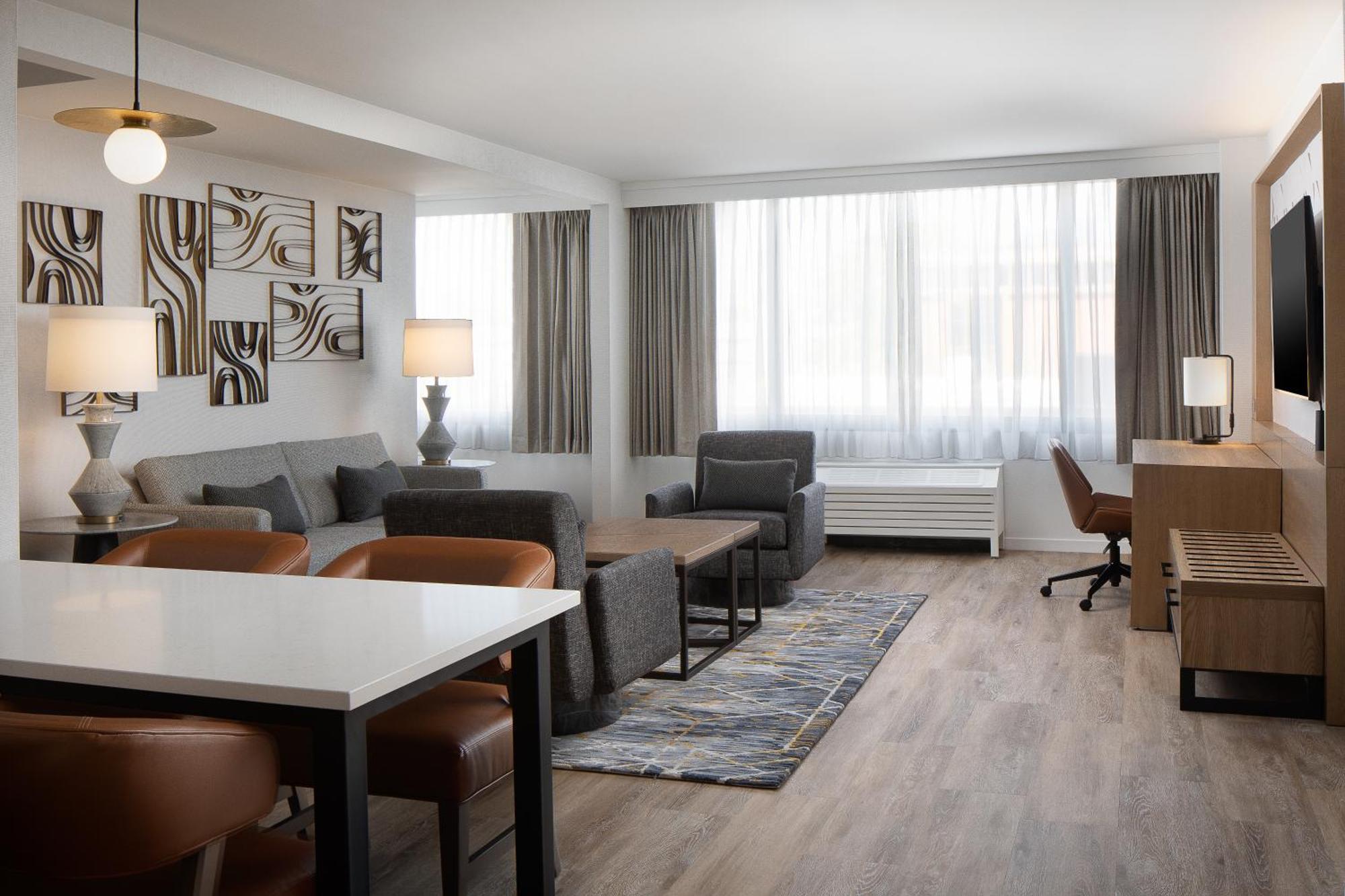 Sheraton Westport Plaza Maryland Heights Exterior photo