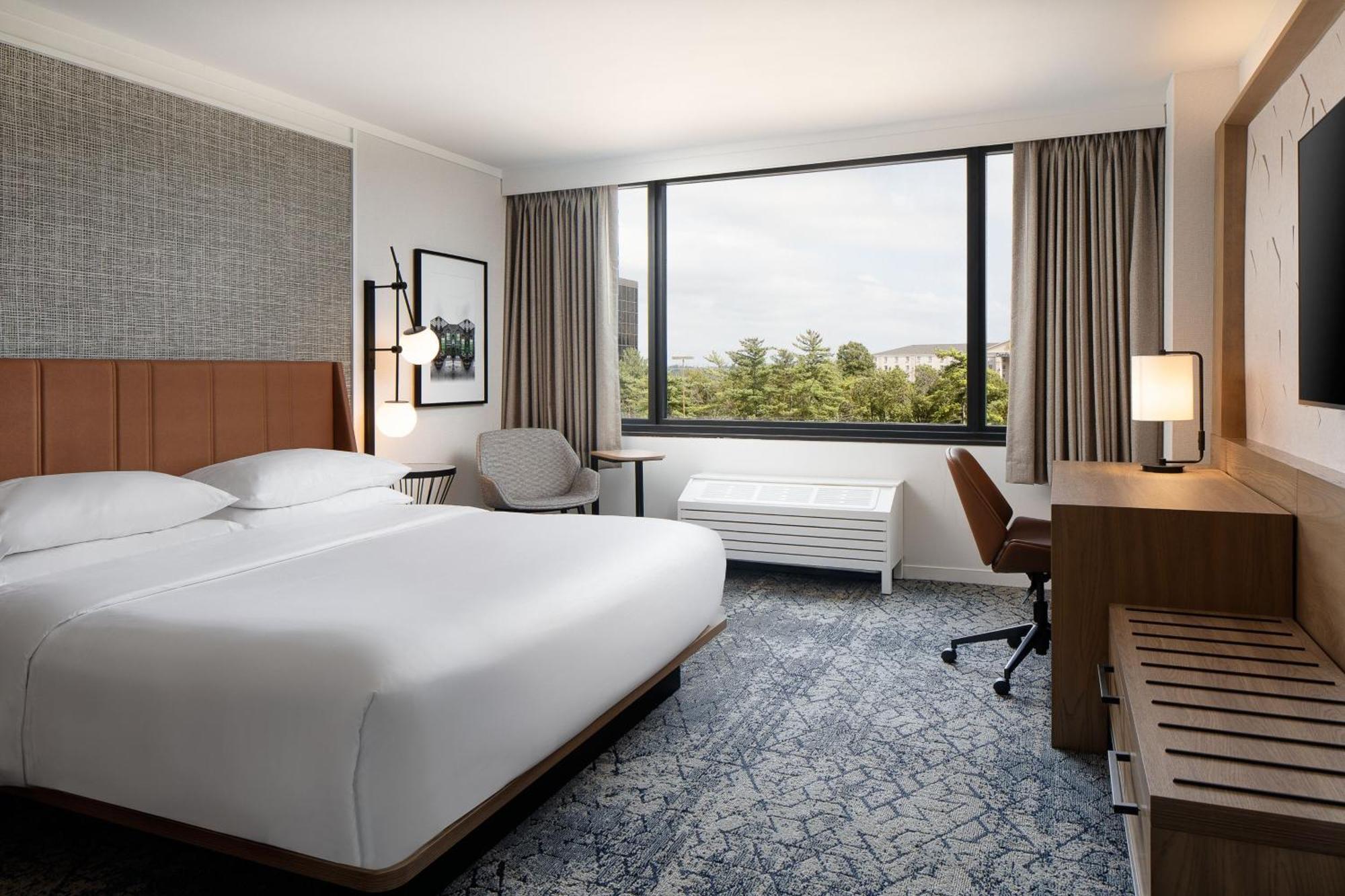 Sheraton Westport Plaza Maryland Heights Exterior photo